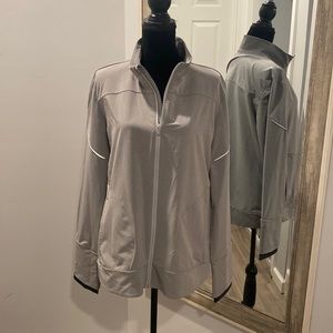 NWOT Gap Fit XL gray water repellent jacket full zip side pockets lightweight